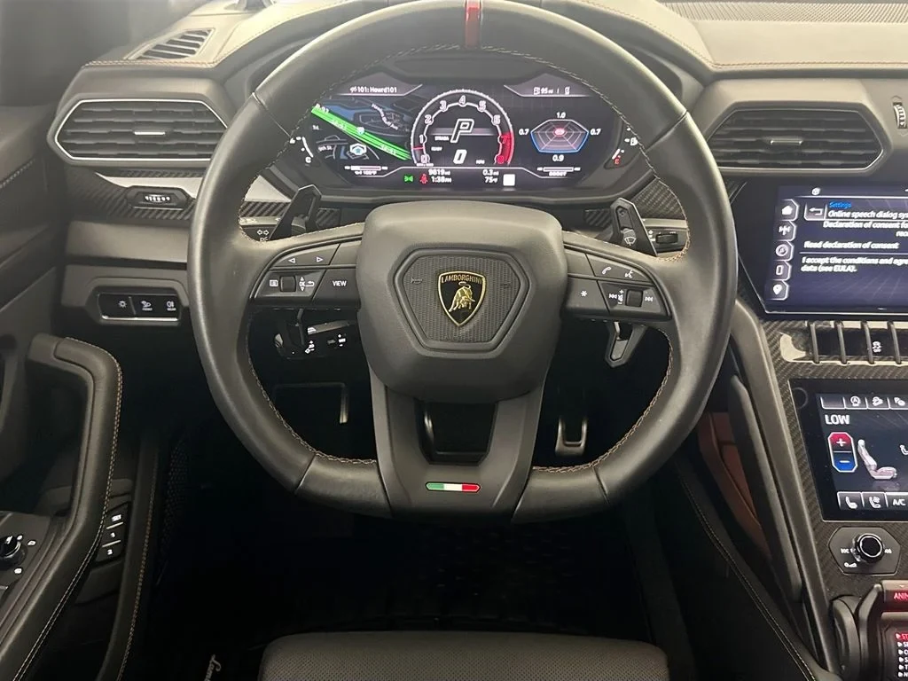 2024 Lamborghini Urus S interior, Black (as seen in the photographs)