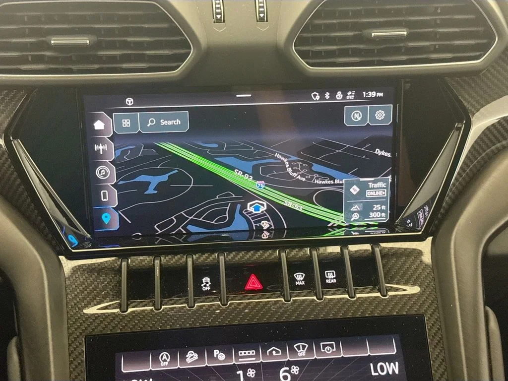 2024 Lamborghini Urus S interior, dashboard, Black (as seen in the photographs)