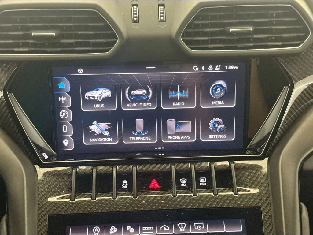 2024 Lamborghini Urus S interior, dashboard, Black (as seen in the photographs)