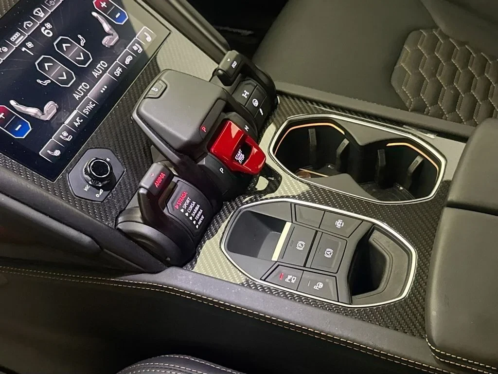 2024 Lamborghini Urus S interior, center console, Black (as seen in the photographs)