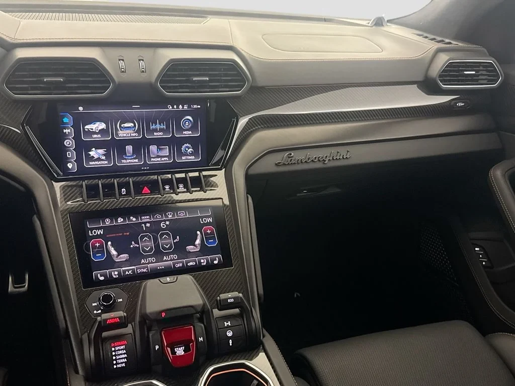 2024 Lamborghini Urus S interior, Black (as seen in the photographs)