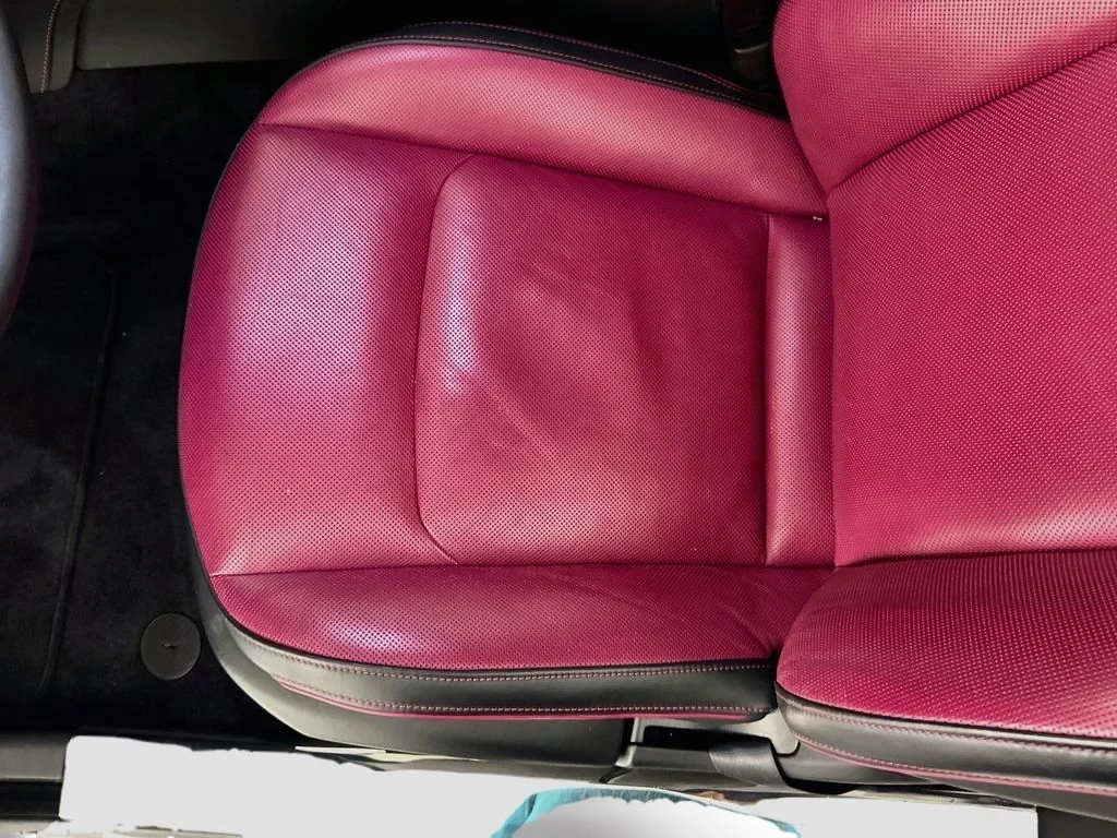 2024 Rolls-Royce Spectre interior, seats, Black, with red leather