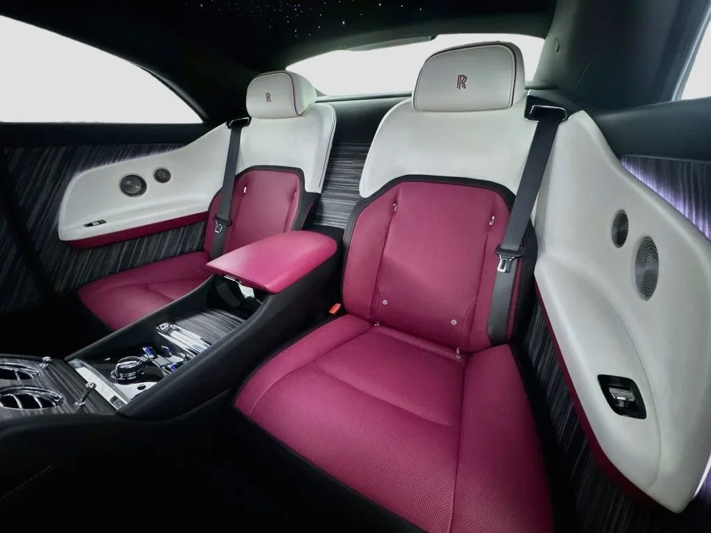 2024 Rolls-Royce Spectre interior, seats, Black, with red leather