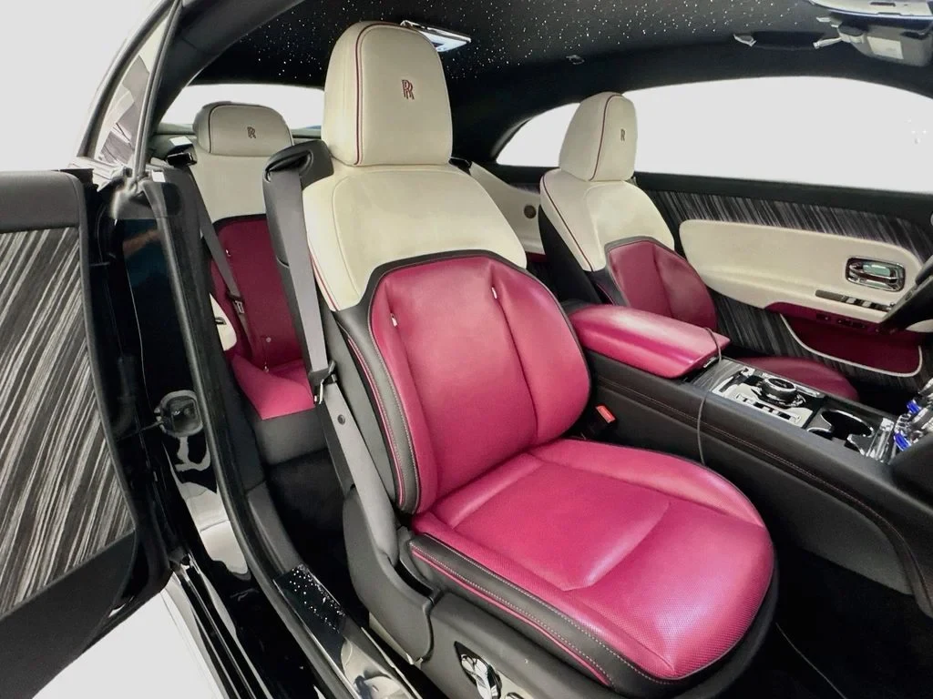 2024 Rolls-Royce Spectre interior, seats, Black, with red leather