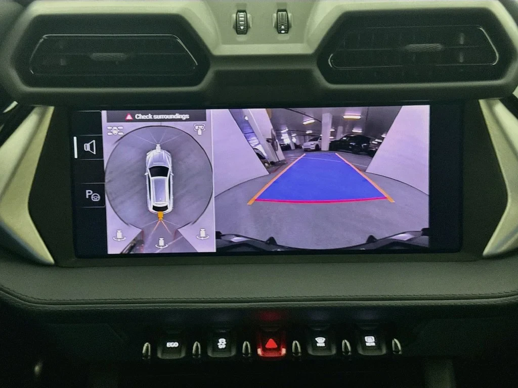 2025 Lamborghini Urus SE interior, Black