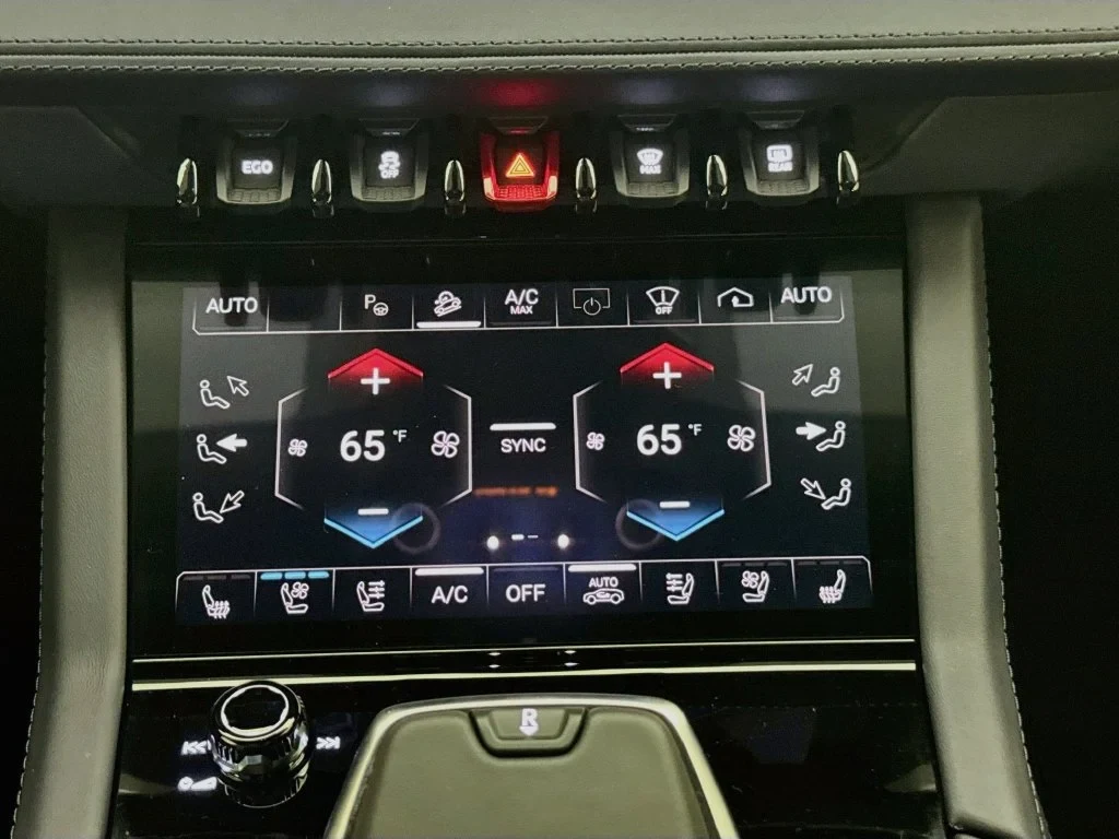 2025 Lamborghini Urus SE interior, Black