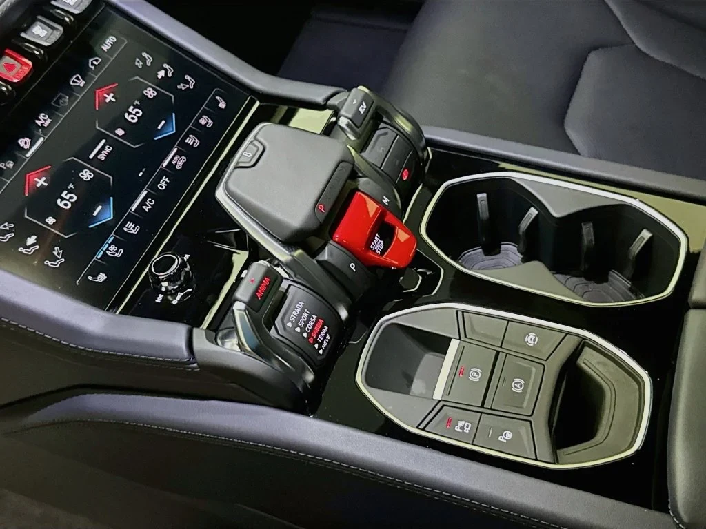 2025 Lamborghini Urus SE interior, center console, Black