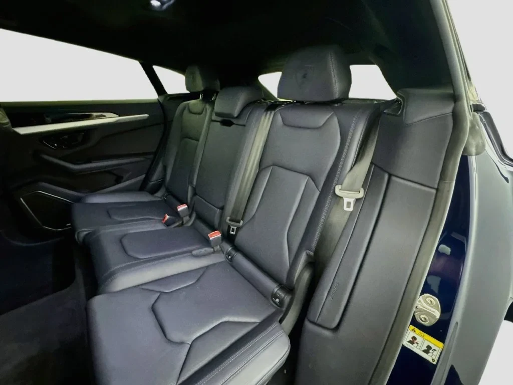 2025 Lamborghini Urus SE interior, seats, Black