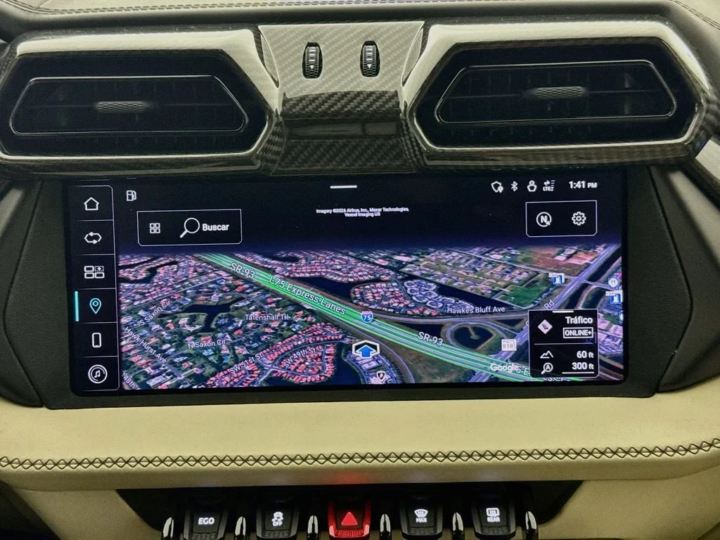 2025 Lamborghini Urus SE interior