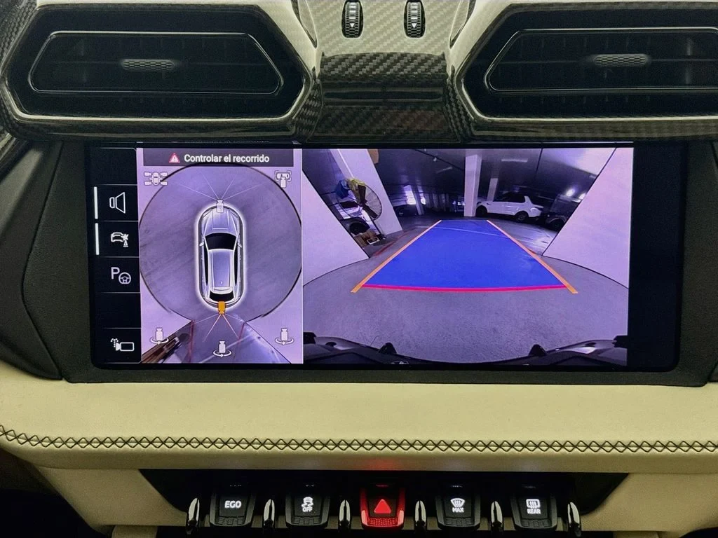 2025 Lamborghini Urus SE interior