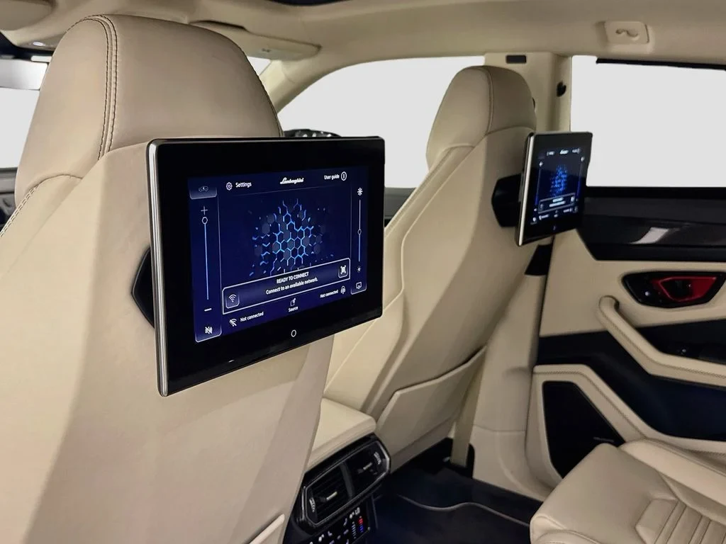 2025 Lamborghini Urus SE interior, seats
