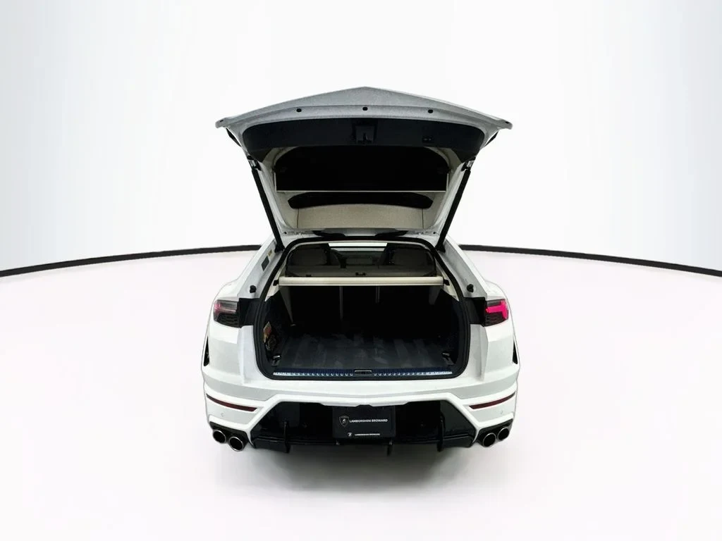 2025 Lamborghini Urus SE for sale, exterior, White