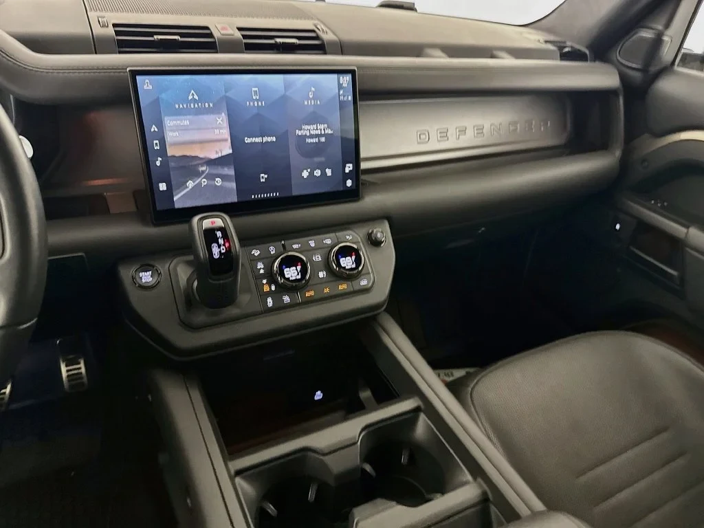 2025 Land Rover Defender 110 OCTA interior, Ebony