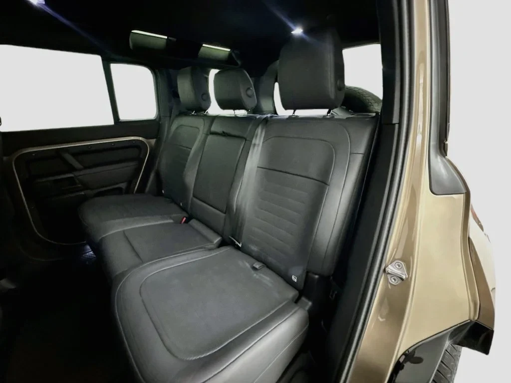 2025 Land Rover Defender 110 OCTA interior, seats, Ebony