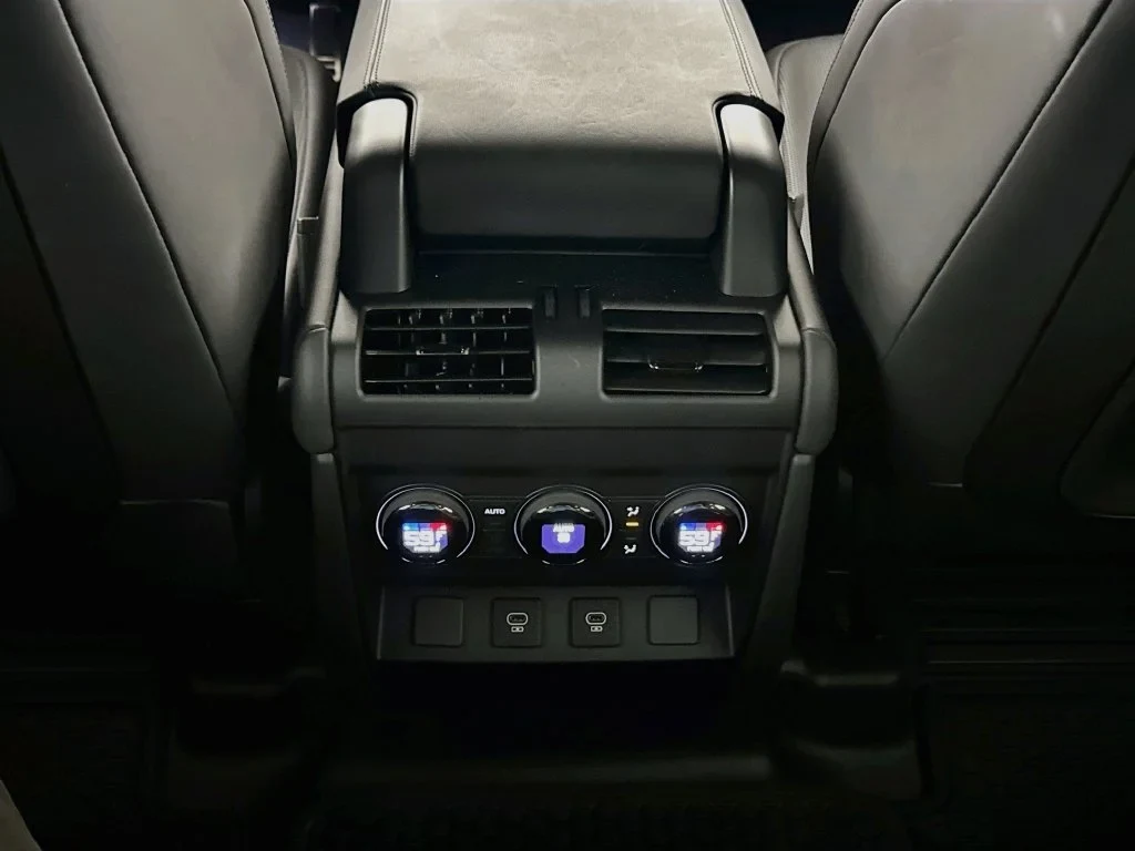 2025 Land Rover Defender 110 OCTA interior, Ebony