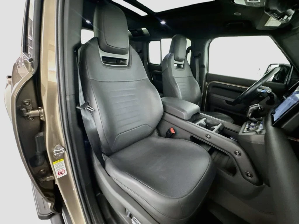 2025 Land Rover Defender 110 OCTA interior, seats, Ebony