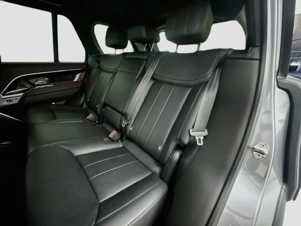 2025 Land Rover Range Rover P400 SE interior, seats, Ebony
