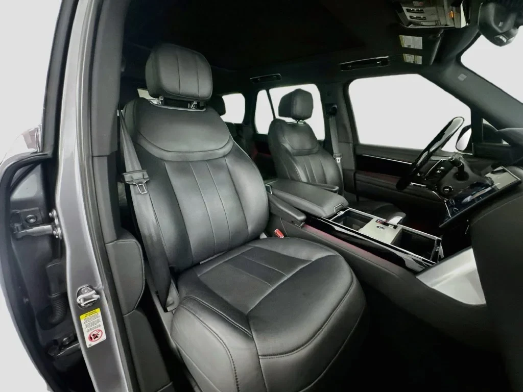 2025 Land Rover Range Rover P400 SE interior, seats, Ebony