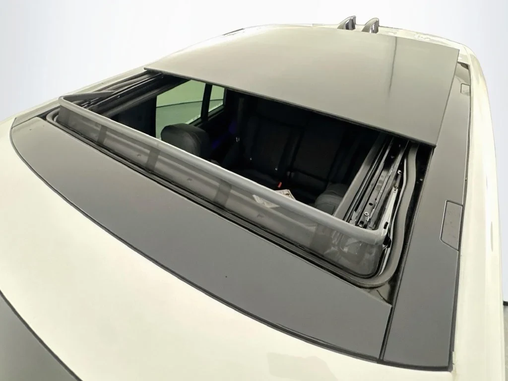 2025 Land Rover Range Rover P400 SE for sale, exterior, White
