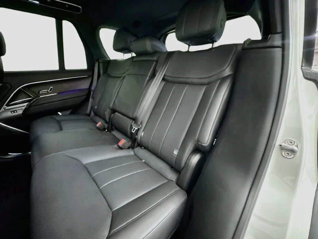 2025 Land Rover Range Rover P400 SE interior, seats, Ebony