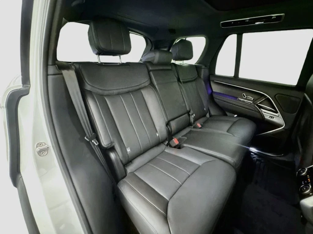 2025 Land Rover Range Rover P400 SE interior, seats, Ebony