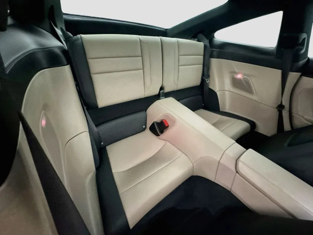 2025 Porsche 911 Carrera 4 GTS interior, seats