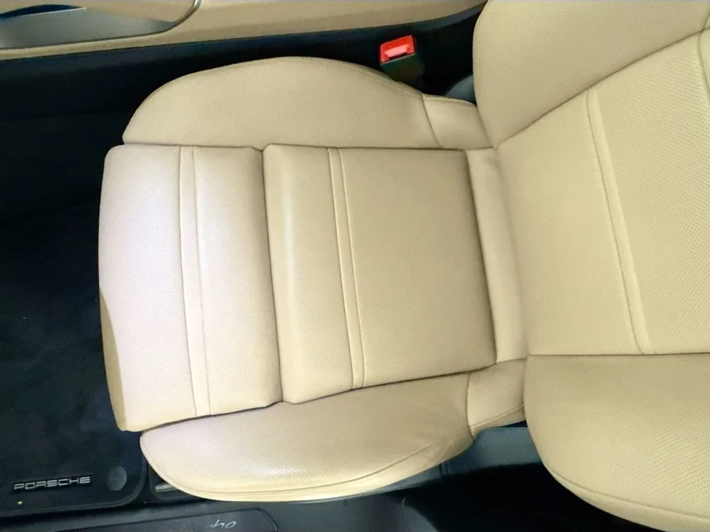 2025 Porsche Cayenne Turbo E-Hybrid Coupe interior, seats