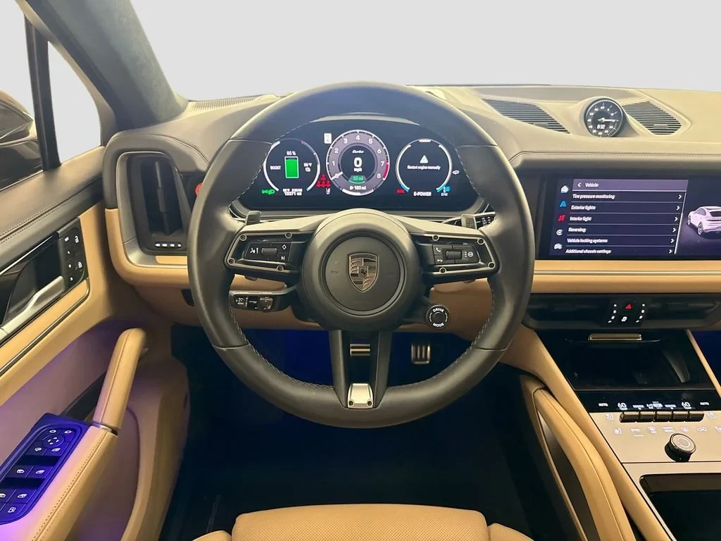 2025 Porsche Cayenne Turbo E-Hybrid Coupe interior, dashboard