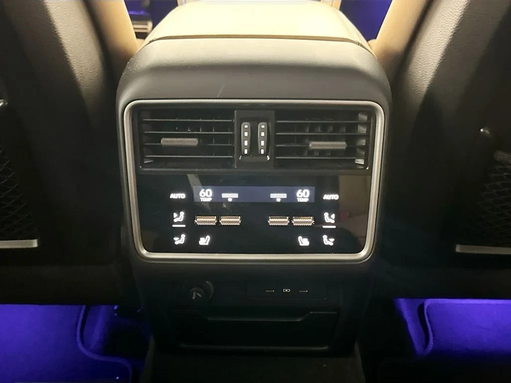 2025 Porsche Cayenne Turbo E-Hybrid Coupe interior