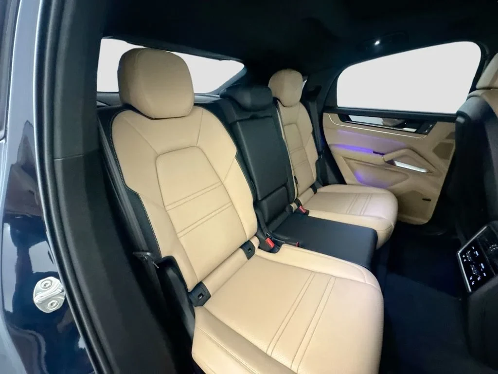 2025 Porsche Cayenne Turbo E-Hybrid Coupe interior, seats