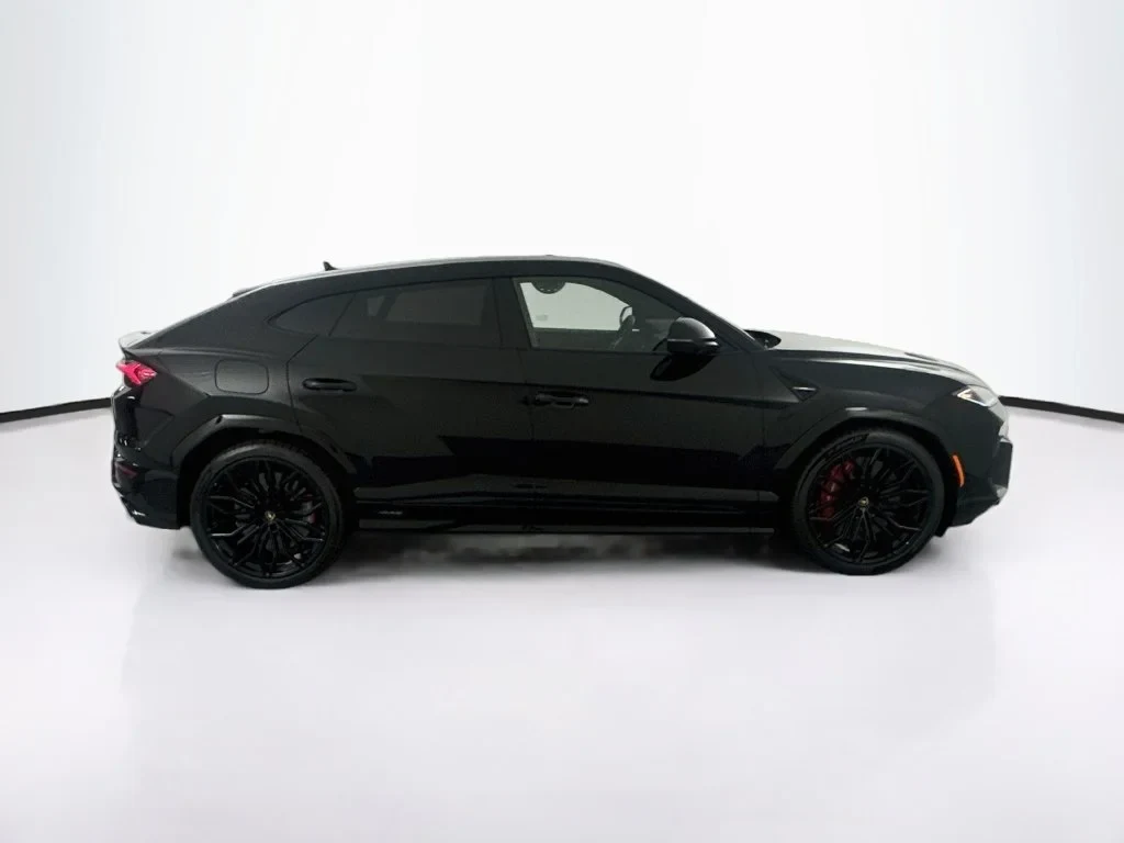 2026 Lamborghini Urus SE, side profile, Black