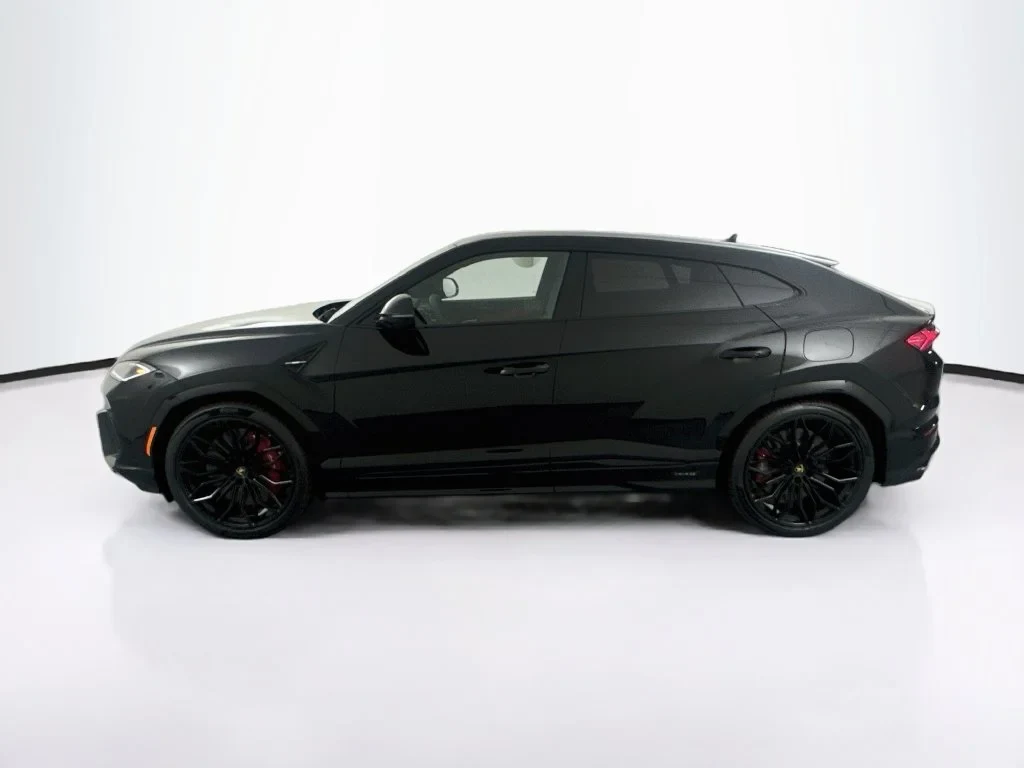 2026 Lamborghini Urus SE, side profile, Black