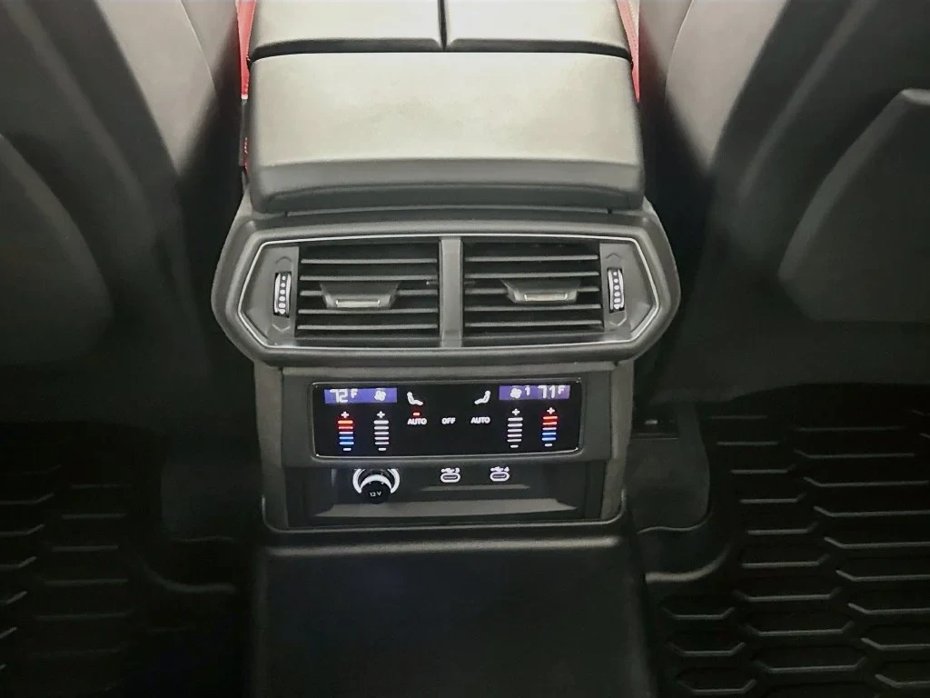 2026 Lamborghini Urus SE interior, Rosso Burgundy