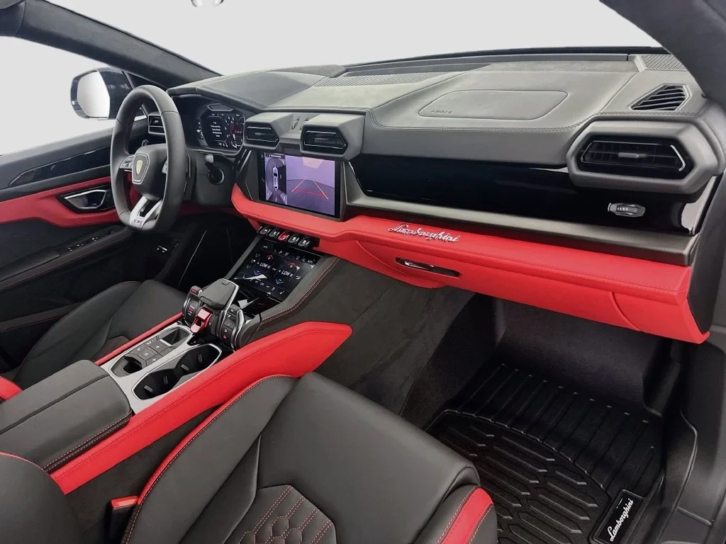 2026 Lamborghini Urus SE interior, Rosso Burgundy
