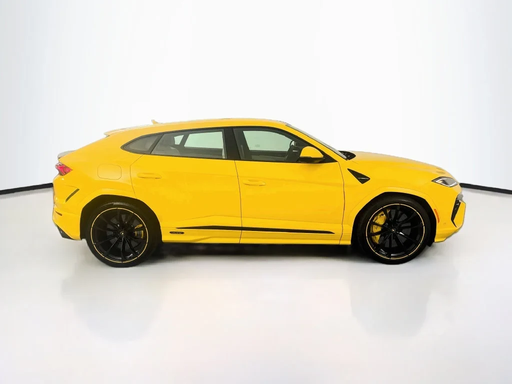 2026 Lamborghini Urus SE, side profile, Yellow