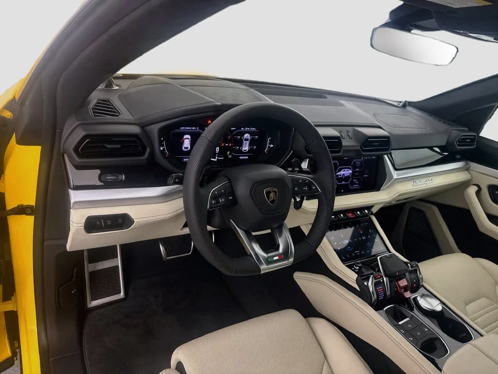 2026 Lamborghini Urus SE interior, dashboard, Marrone Elpis