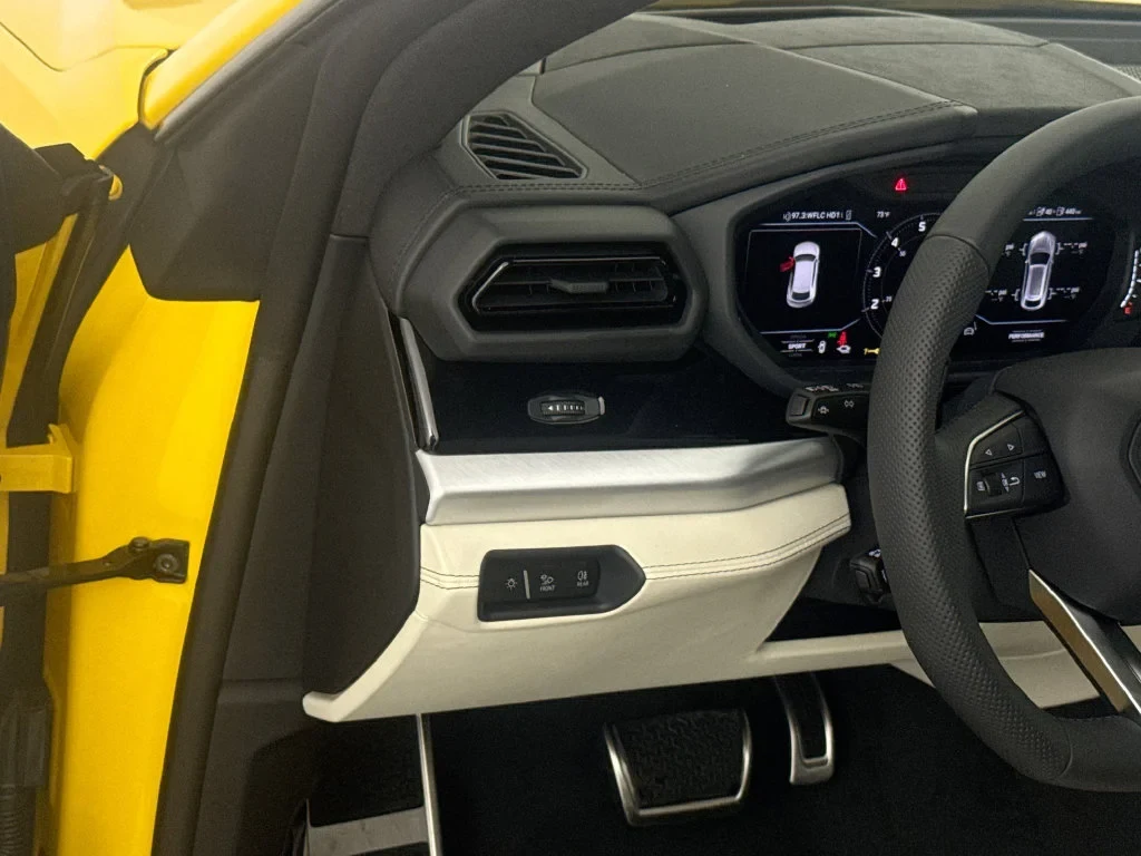 2026 Lamborghini Urus SE interior, door panel, Marrone Elpis