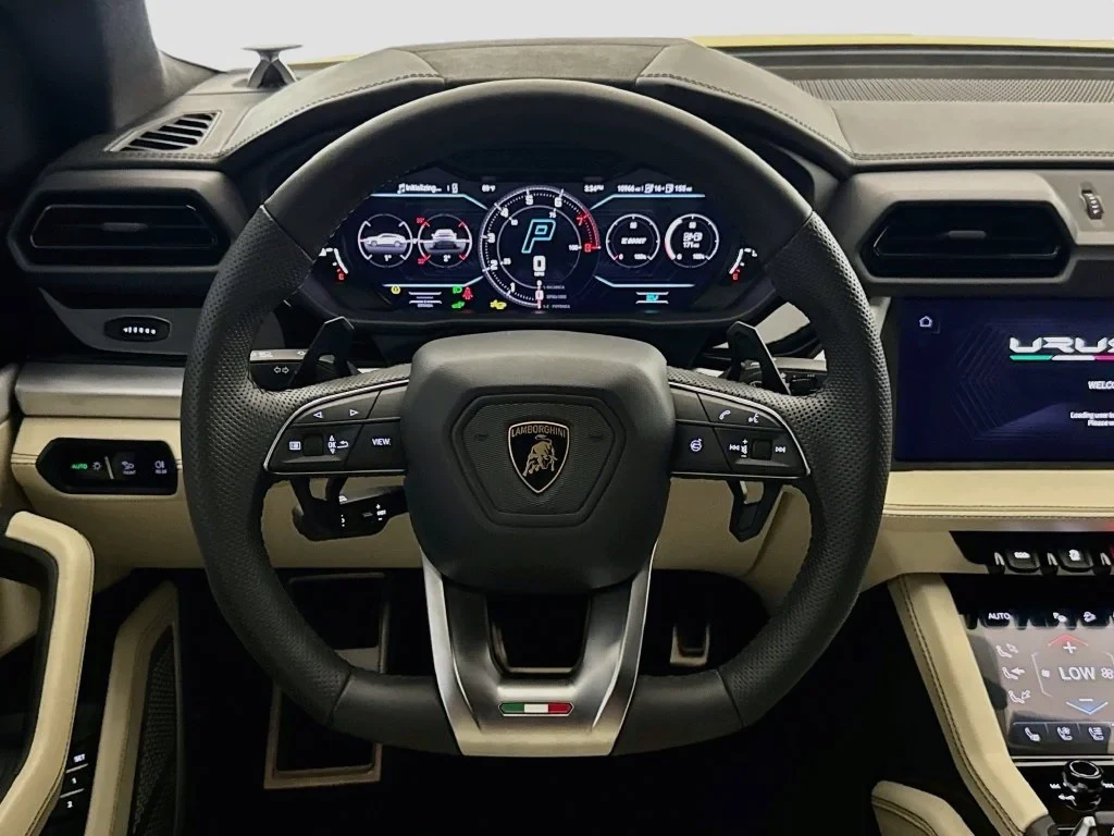 2026 Lamborghini Urus SE interior, dashboard, Marrone Elpis