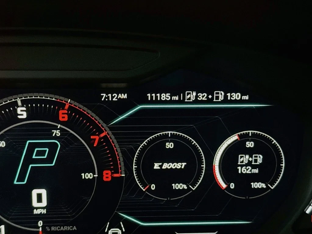 2026 Lamborghini Urus SE interior, Marrone Elpis
