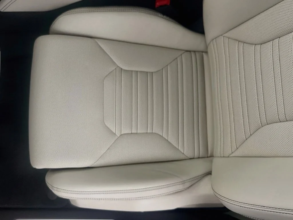 2026 Lamborghini Urus SE interior, seats, Marrone Elpis