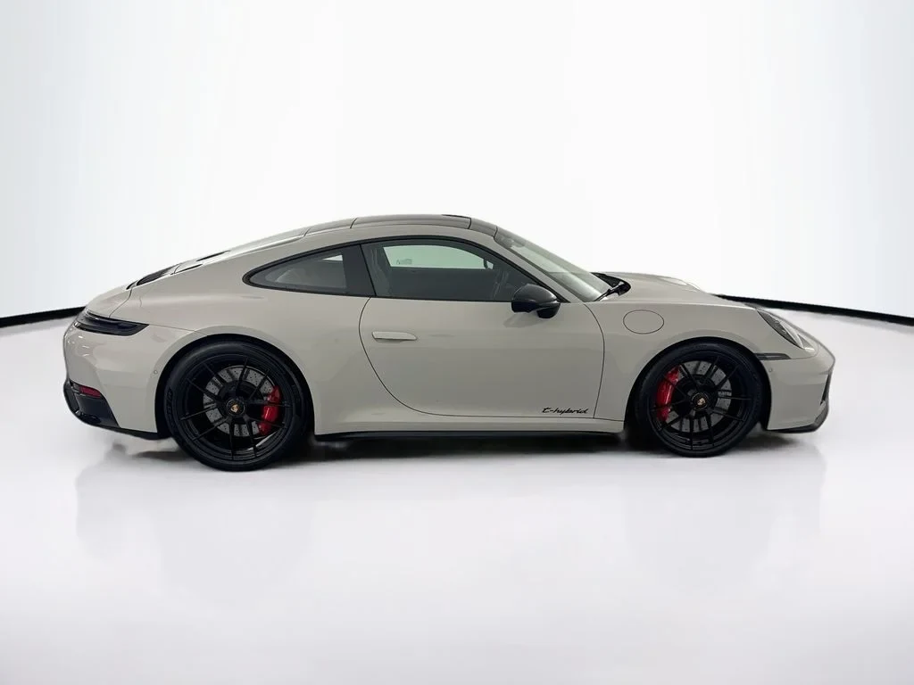 2026 Porsche 911 Carrera 4 GTS, side profile, Grey