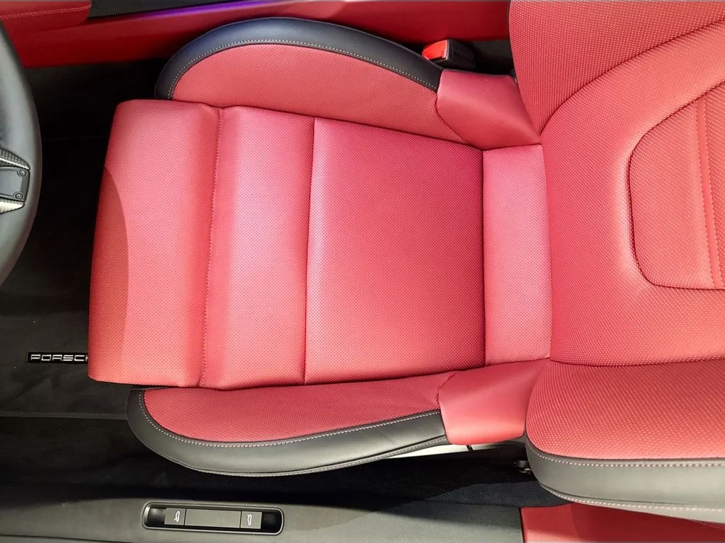 2026 Porsche 911 Carrera 4 GTS interior, seats