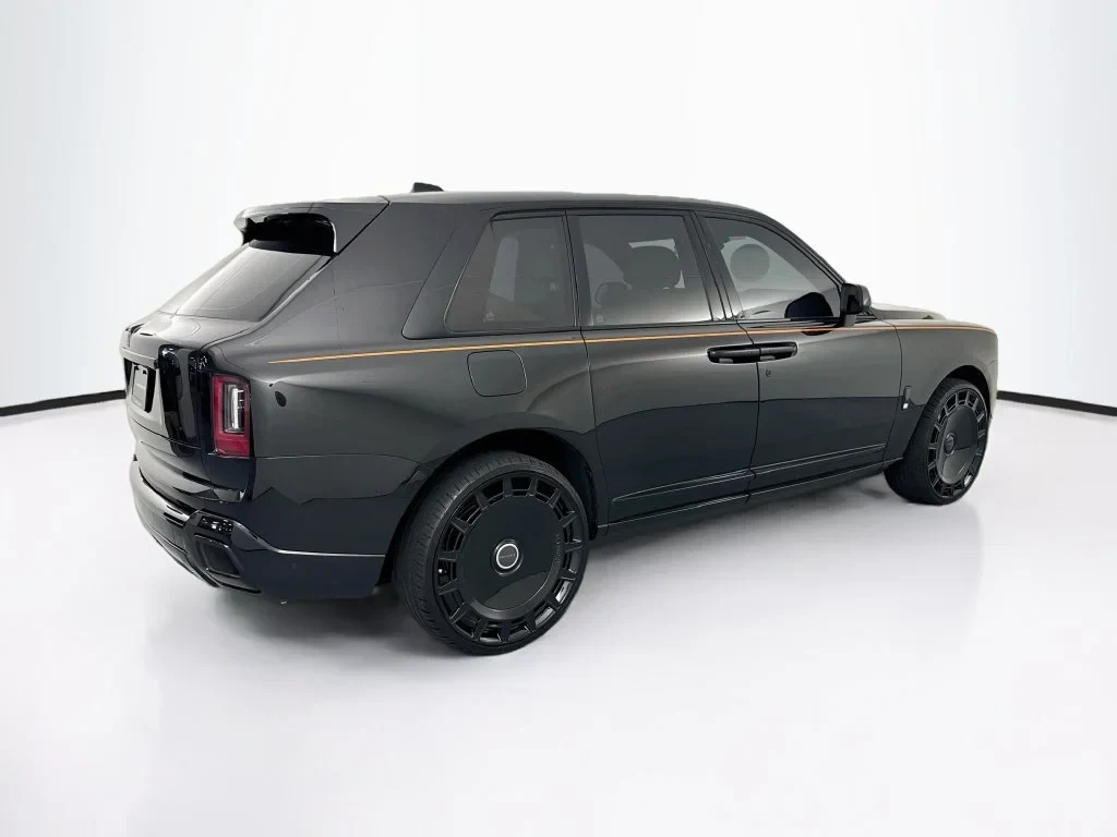 2026 Rolls-Royce Cullinan Series II, rear three-quarter view, Black