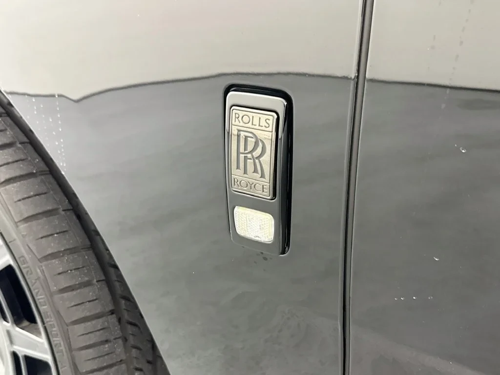 2026 Rolls-Royce Cullinan Series II interior, door sill, Fire Opal Orange