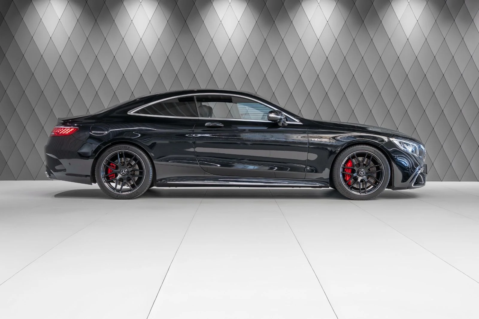 Mercedes-AMG S 63 4MATIC+ Coupé (C217), 2/10