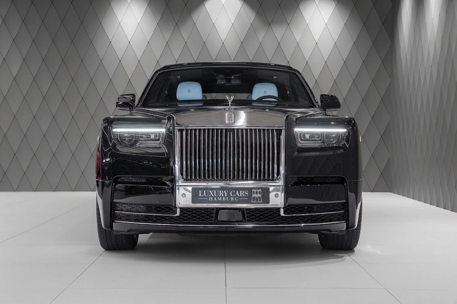 Black Rolls-Royce Phantom Extended, full front view