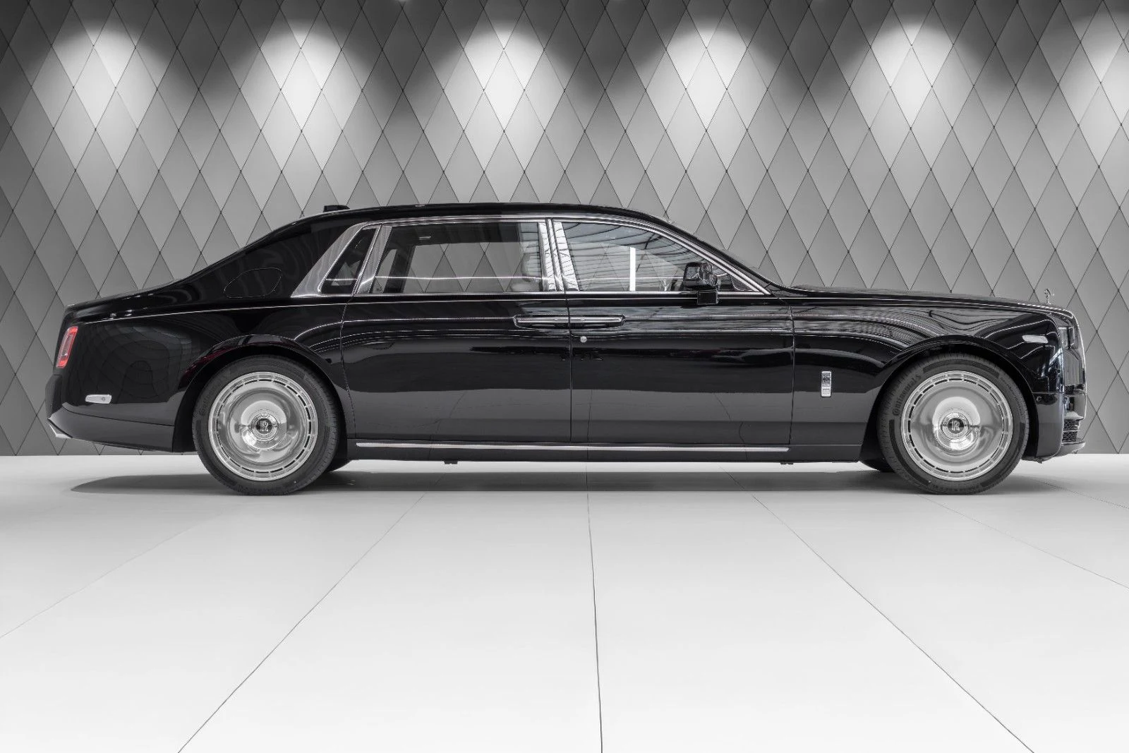Rolls-Royce Phantom Extended (Series II), 3/10