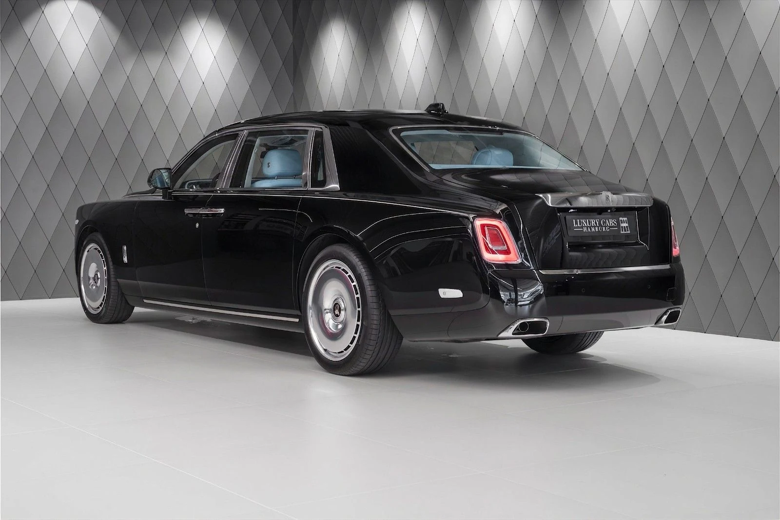 Rolls-Royce Phantom Extended (Series II), 5/10