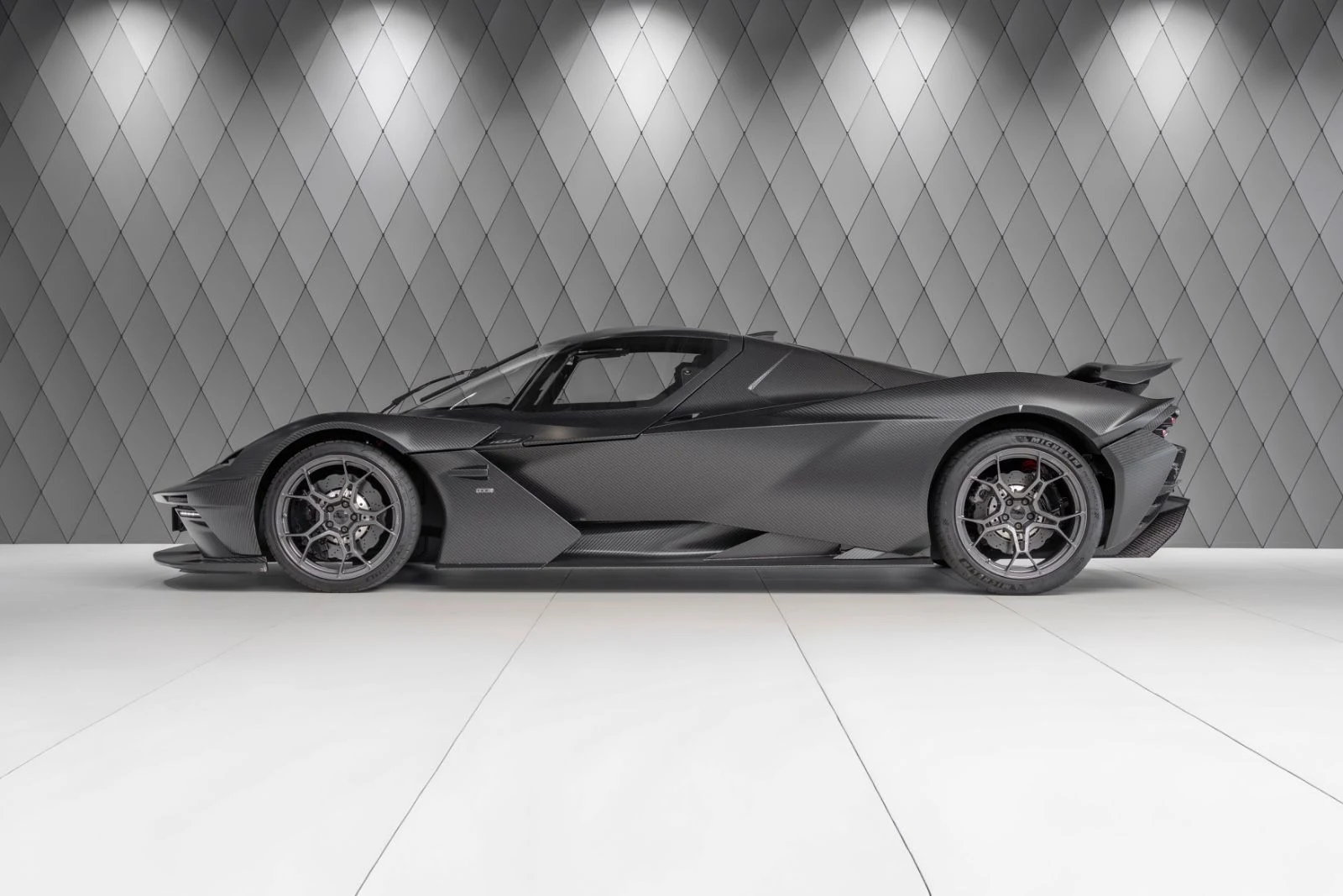 KTM X-Bow GT-XR, 3/10