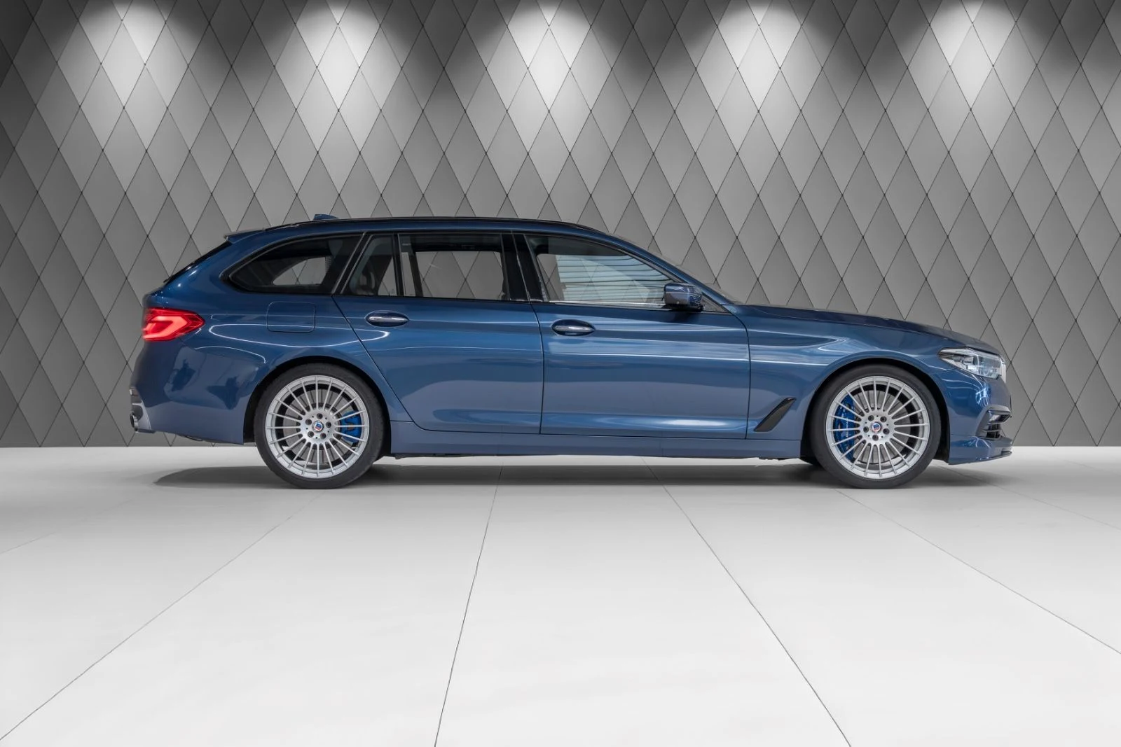 Alpina B5 Bi-Turbo Touring (G31), 2/10